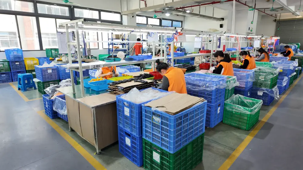 luggage manufacturing process in factory